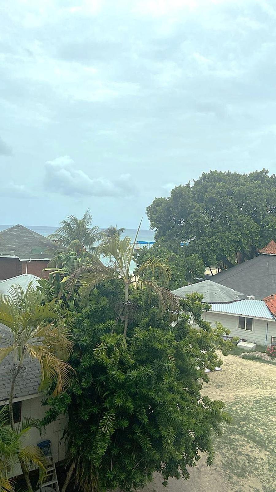 Coconut Tree West Bay Hotel Exterior foto